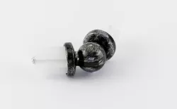 Patinázott sarokelem Ø 19 mm  fém karnishoz Fekete-ezüst